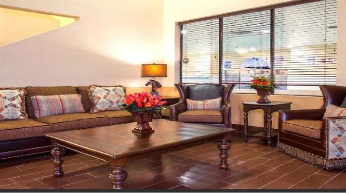 Howard Johnson By Wyndham Hotel