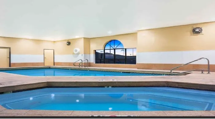 Howard Johnson By Wyndham Hotel